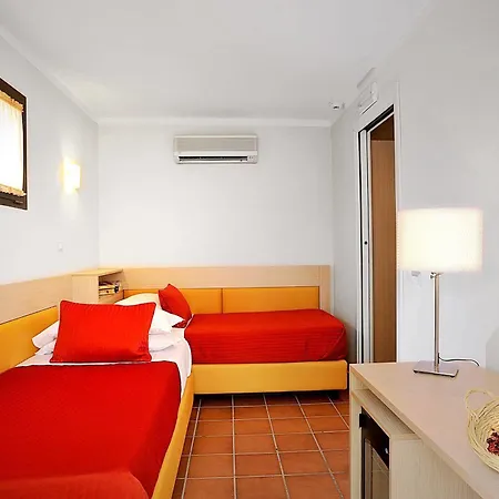 Scott House Отель 3*