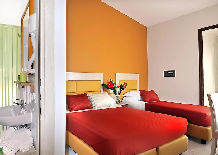 Scott House 3*