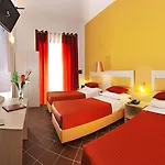 Scott House 3*