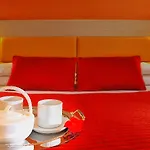 Scott House 3*