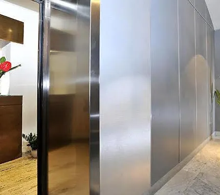 Scott House 3*