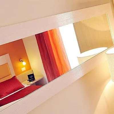 Scott House 3*