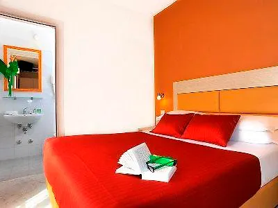 Отель Scott House