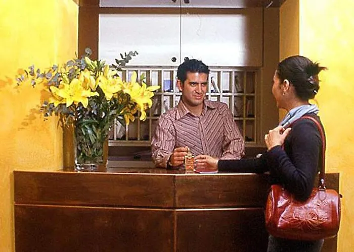 Отель Scott House