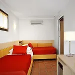 Scott House 3*