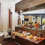 Scott House 3*