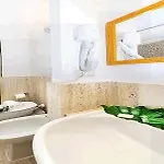 فندق Scott House 3*