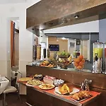 Scott House 3*